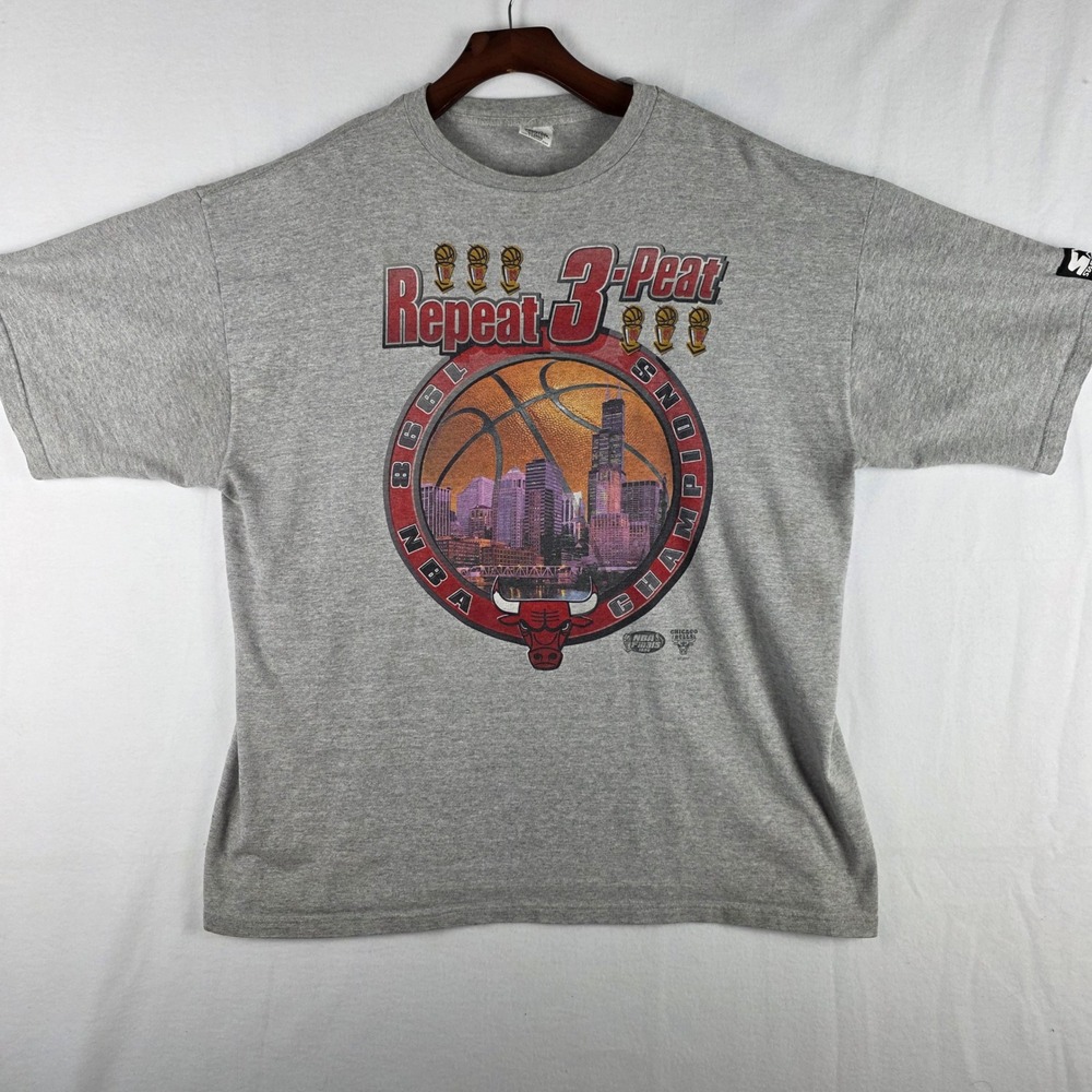 Vintage Starter 1998 Chicago Bulls Repeat 3-Peat NBA Champions T-Shirt Men's XL